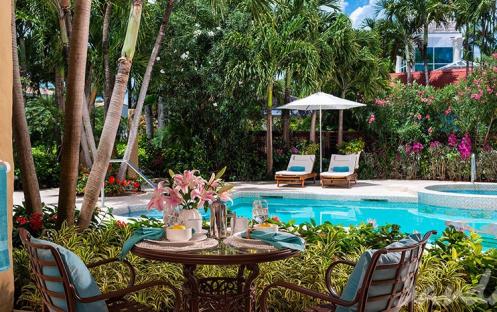 Caribbean Honeymoon Grande Luxe Poolside Walkout Room - WGL 1 (4)